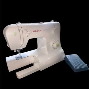 Singer Tradition 2277 Sewing Machine